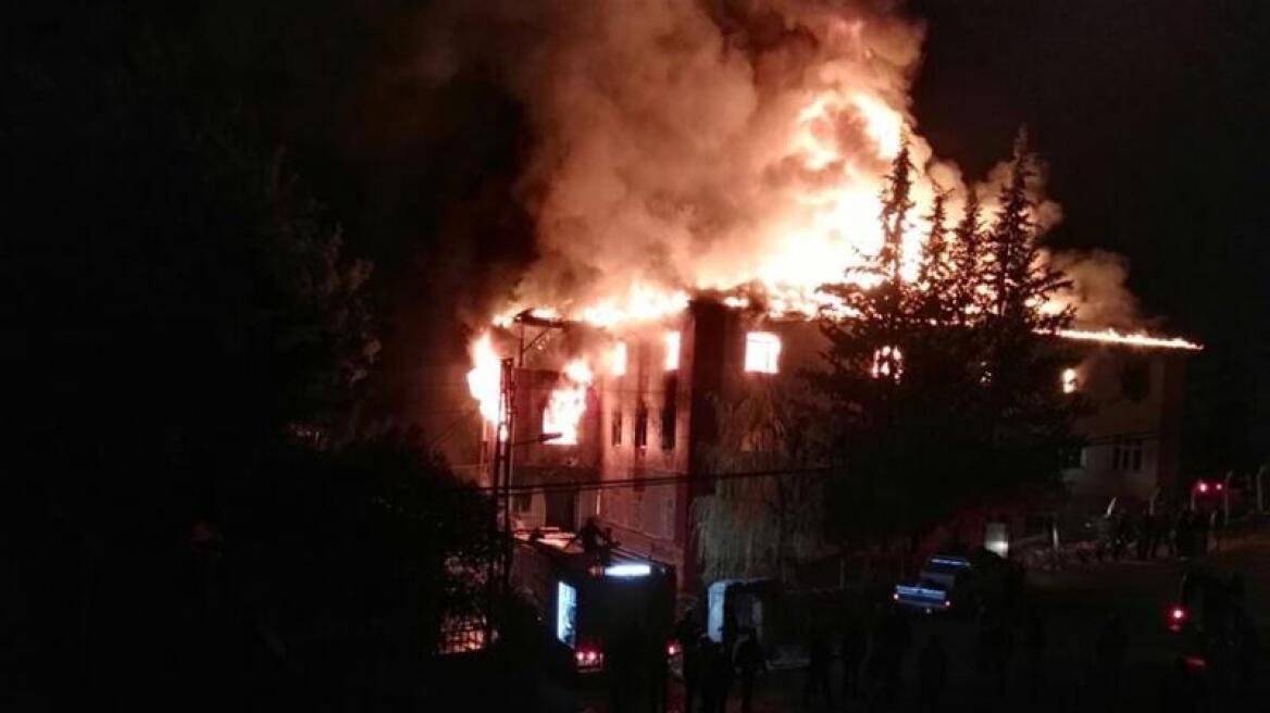 Τουρκία: Η κλειδωμένη έξοδος κινδύνου αιτία για την τραγωδία στα Άδανα