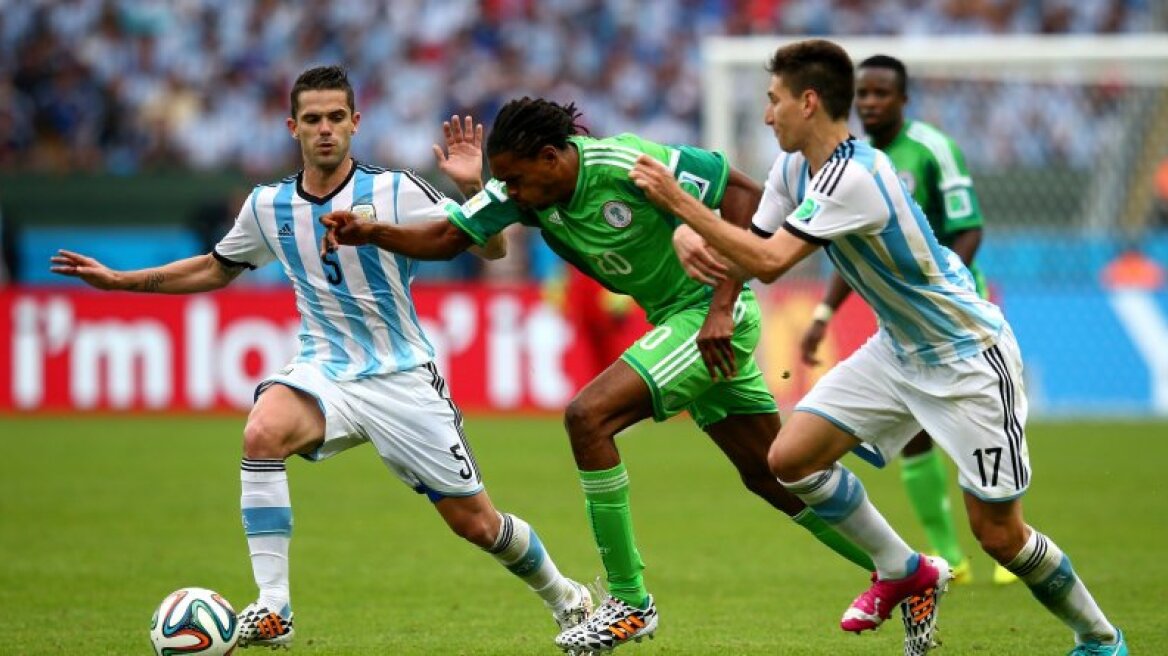 Ποδοσφαιριστές... σκλάβοι!