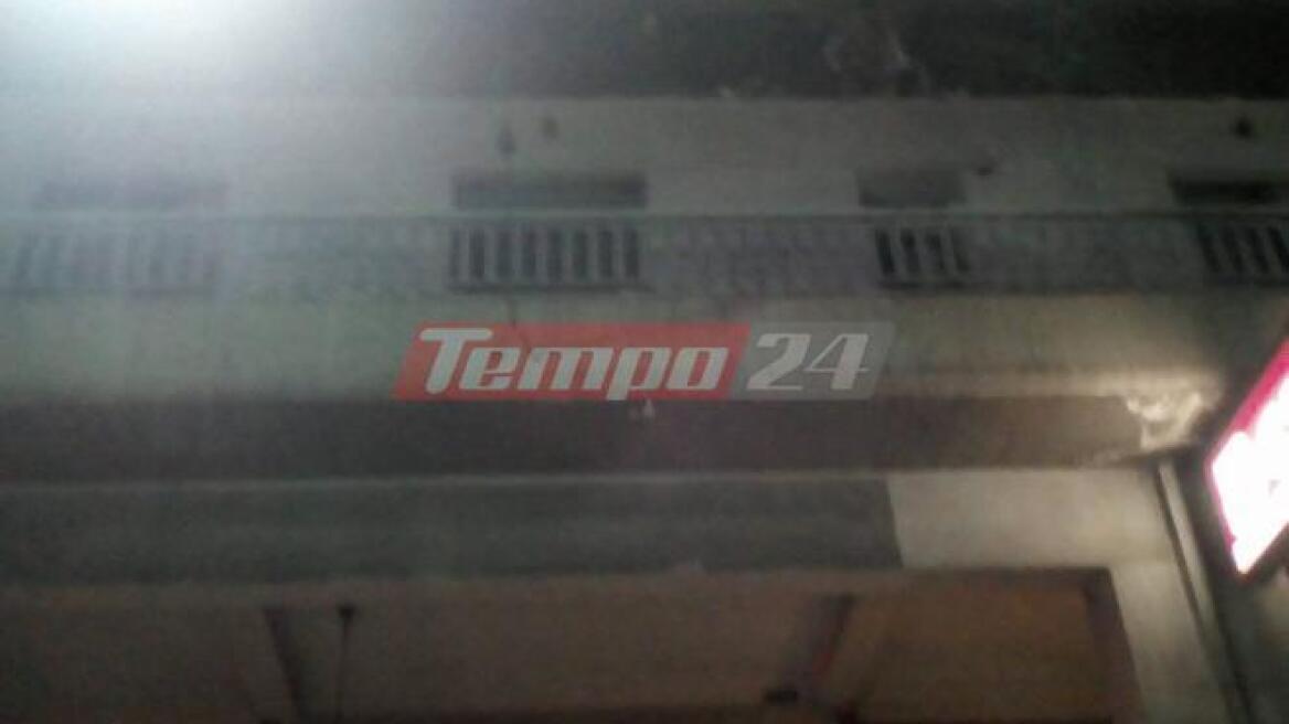 Άνδρας απειλούσε να πέσει από μπαλκόνι της Πάτρας επειδή του έκοψαν το ρεύμα