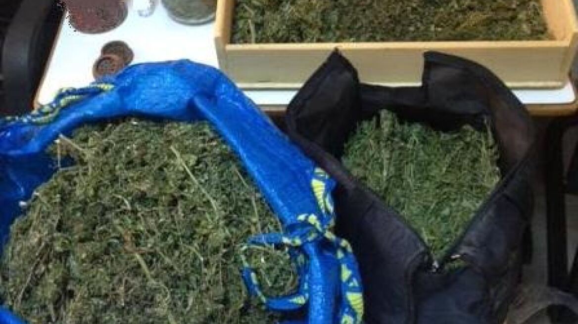 Πέλλα: Κατέσχεσαν δυο κιλά χασίς και ψάχνουν την φυτεία