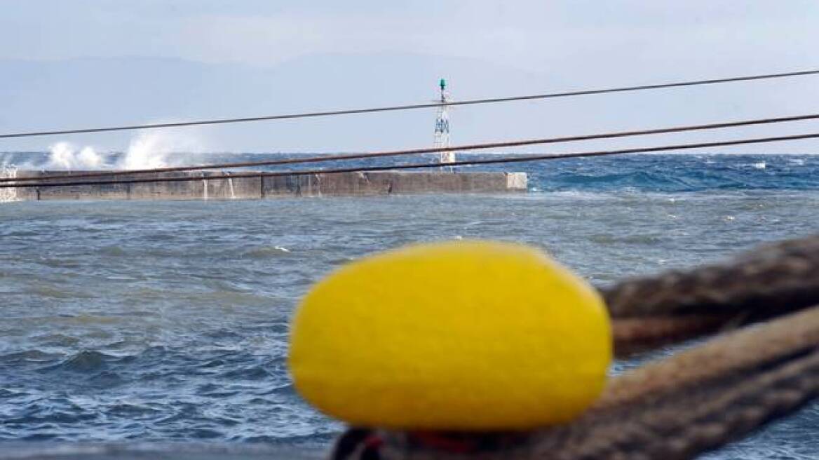 Δεμένα τα πλοία σε Ραφήνα, Λαύριο - Κλειστό το Ρίο Αντίρριο