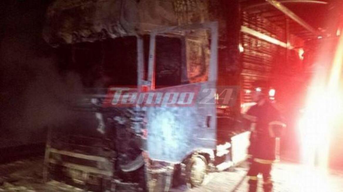 Πάτρα: Κάηκε νταλίκα ολοσχερώς στην Περιμετρική οδό