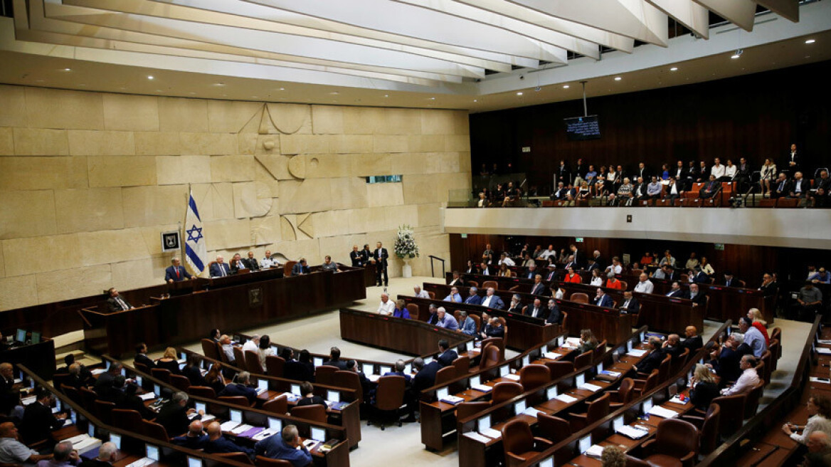 Ισραήλ: Η Βουλή απαγορεύει τις μίνι φούστες!