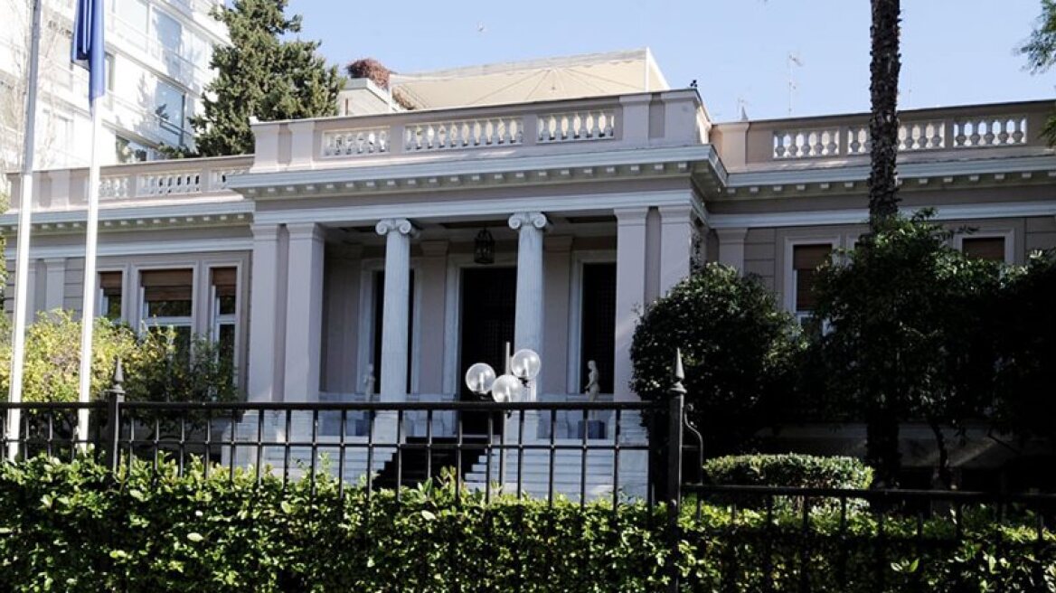 Greek government to impose a “general cutter”