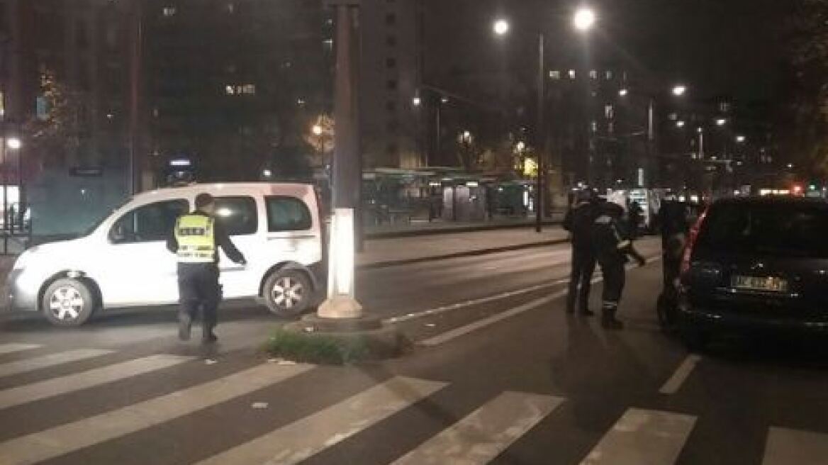 Παρίσι: Ανθρωποκυνηγητό για τον ληστή που κρατούσε επτά ομήρους