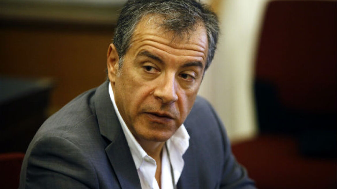 Θεοδωράκης: Ας μην μιλάμε με όρους πανικού όταν μιλάμε για εθνικά θέματα