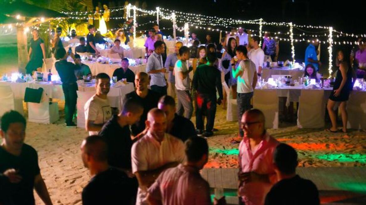 Αφεντικό πήρε όλο το προσωπικό του και το πήγε διακοπές στις Μαλδίβες 