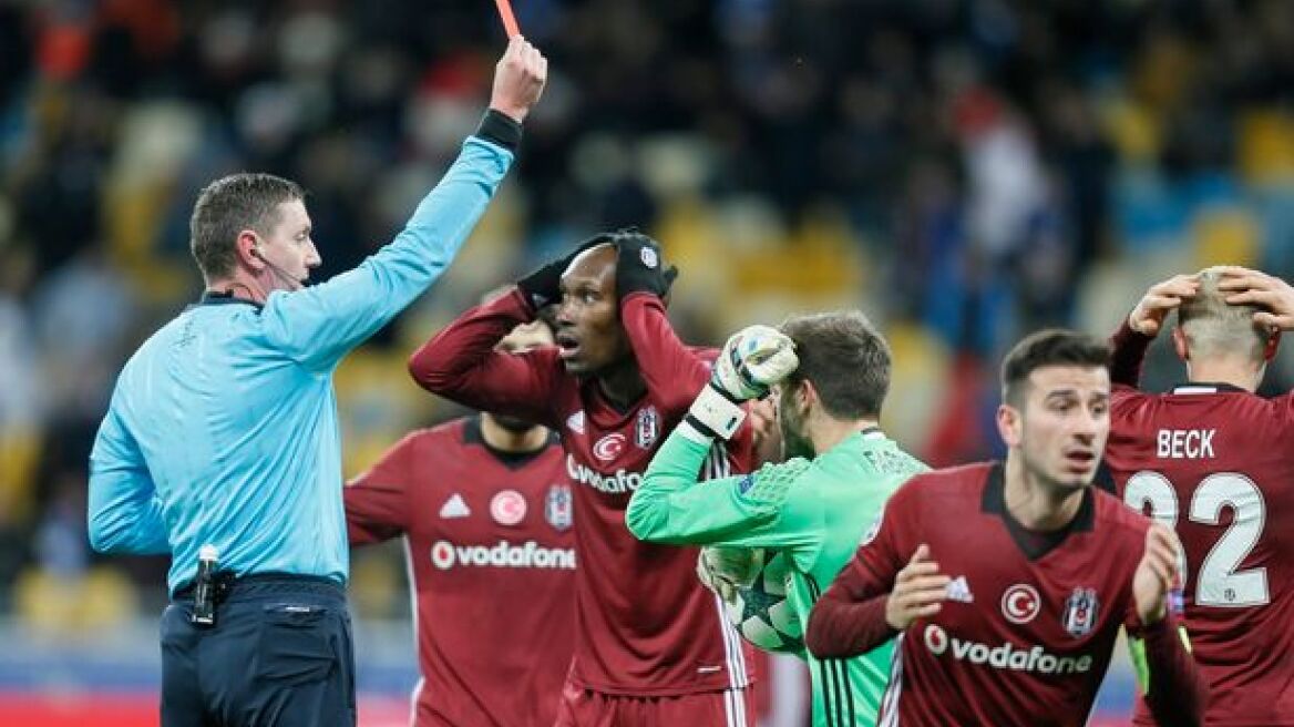 Πήραν στο κυνήγι τον ρέφερι οι παίκτες της Μπεσίκτας!