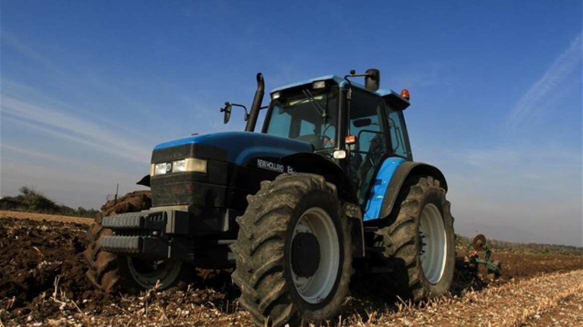 Πούλησαν με πλαστά χαρτιά το τρακτέρ που έκλεψαν