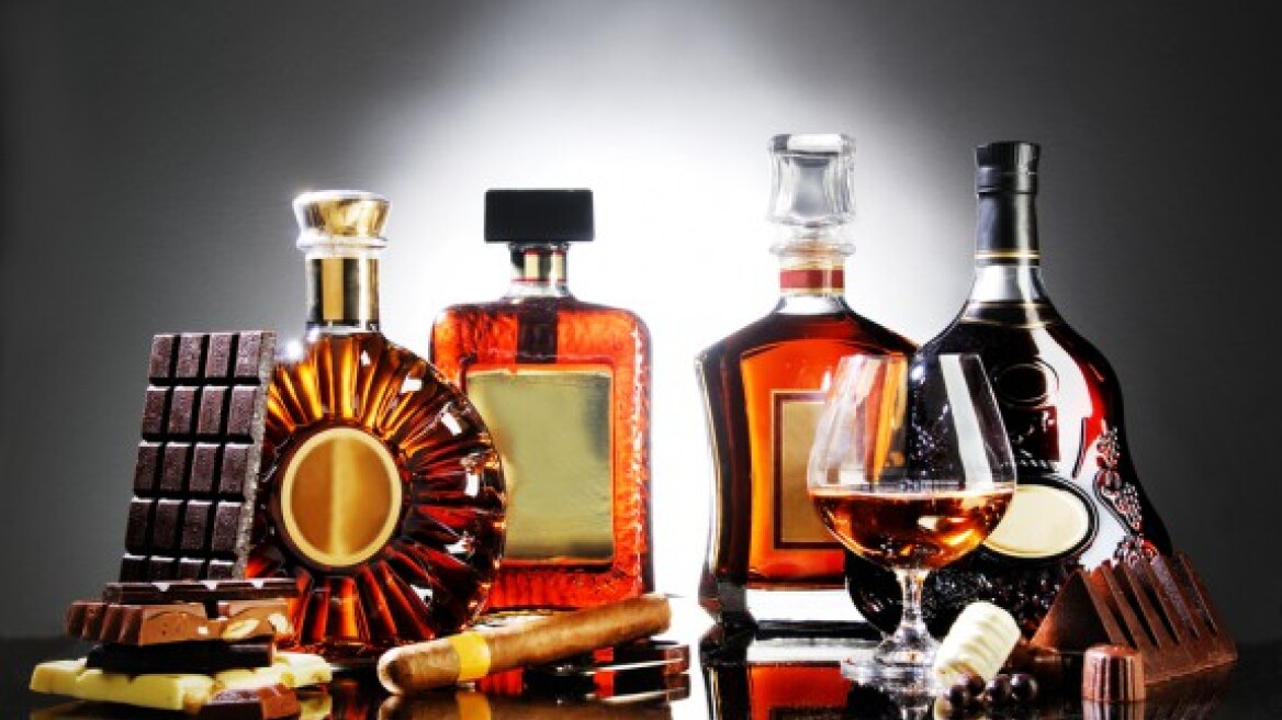 6 ποτά που κλείνουν όμορφα το γιορτινό τραπέζι