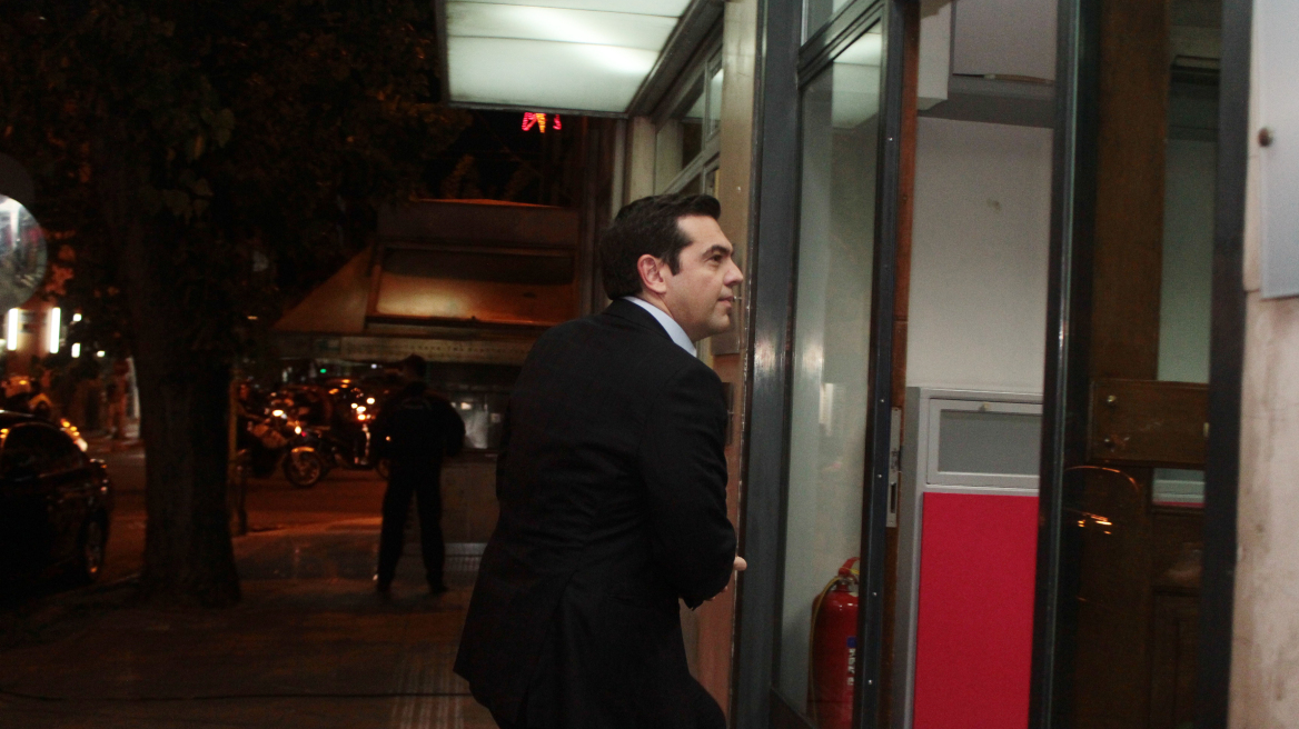 Πλήρης σύγχυση: Και ο Τσίπρας ζητά από το ΔΝΤ μικρότερα πλεονάσματα 