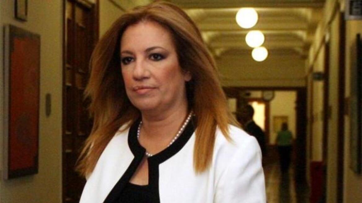 Γεννηματά: Η κυβέρνηση έχει αλυσοδέσει τη χώρα