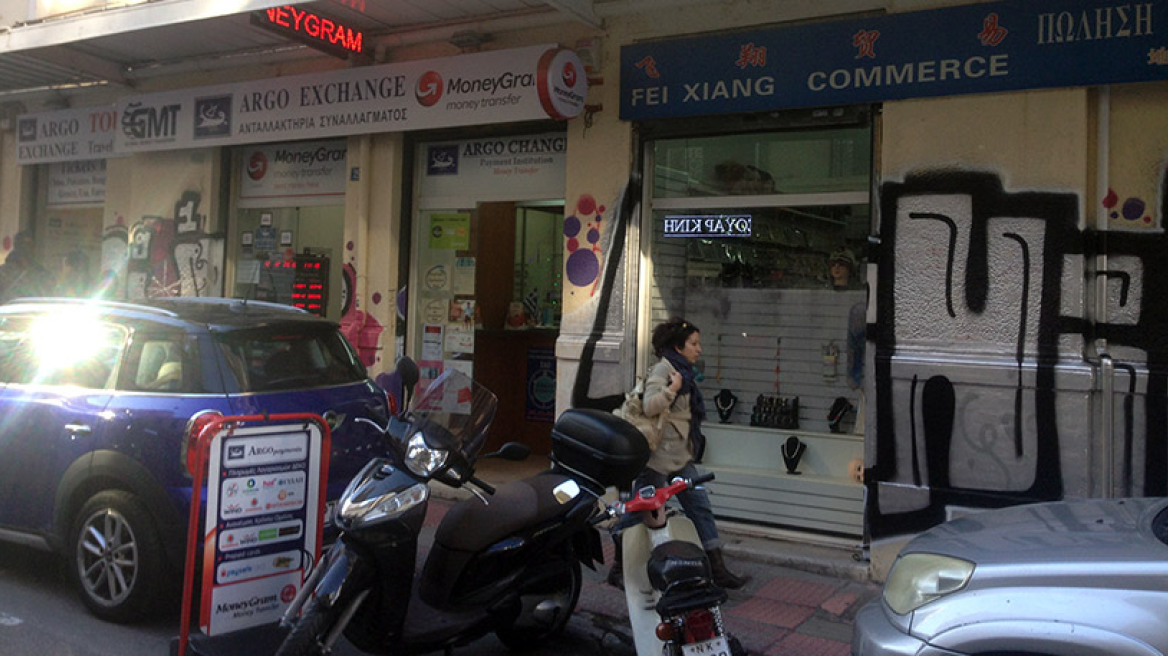 Σκηνές Φαρ Ουέστ στο κέντρο της Αθήνας με πυροβολισμούς στη μέση του δρόμου 