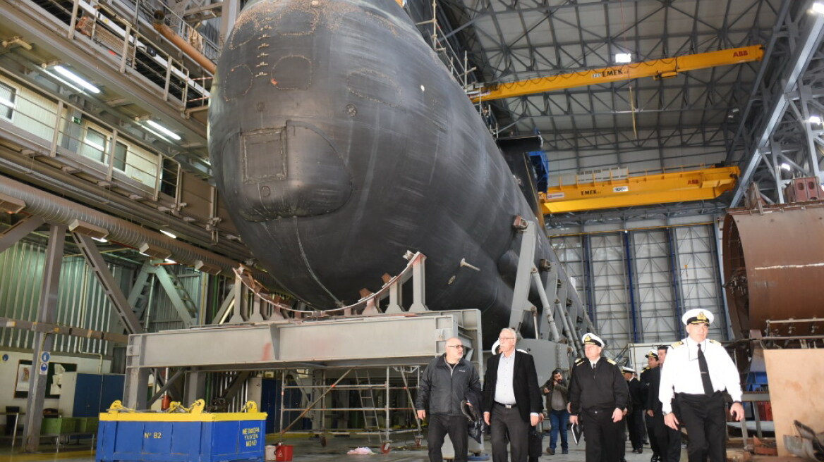 Δείτε το υποβρύχιο και τα πολεμικά πλοία που «χτίζονται» στα ναυπηγεία Σκαραμαγκά και Ελευσίνας