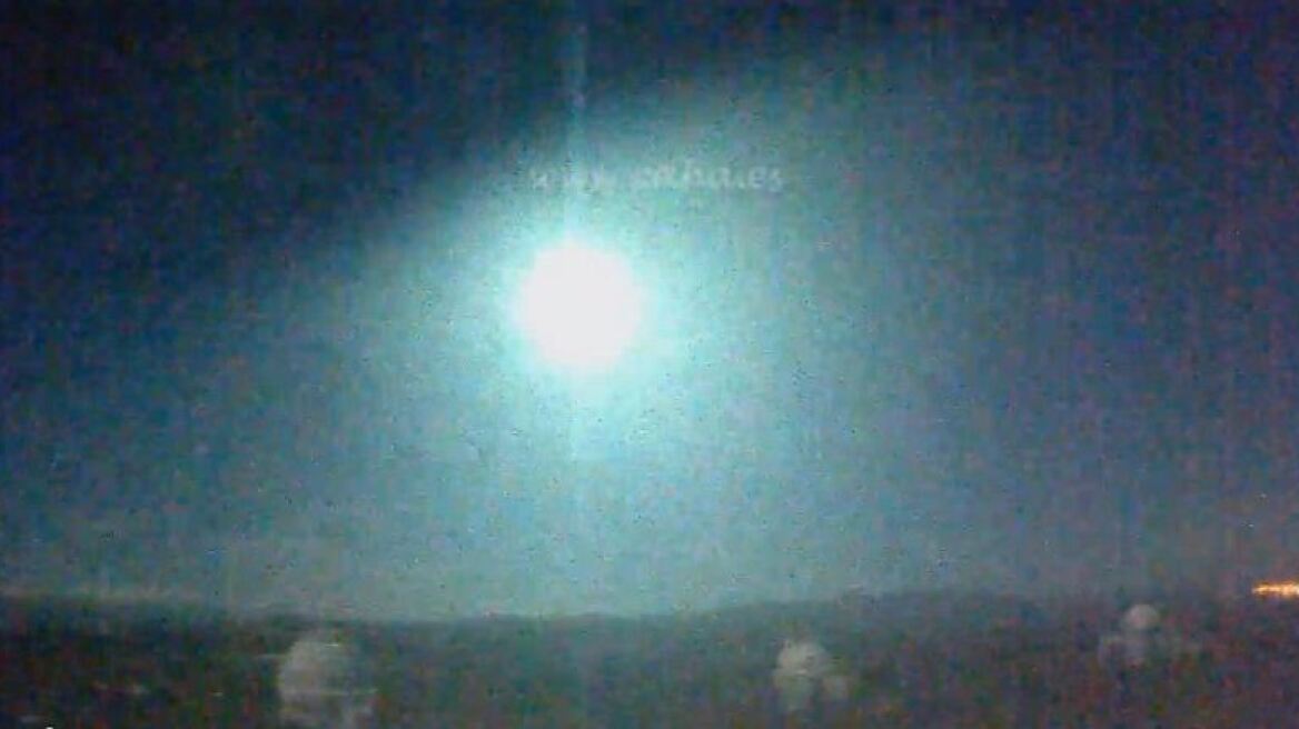 Εντυπωσιακό βίντεο: Μετεωρίτης φωτίζει τον ουρανό στην Κόστα ντελ Σολ της Ισπανίας