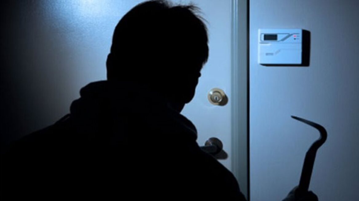 Διέρρηξε τρία σπίτια σε μια εβδομάδα στις Σέρρες