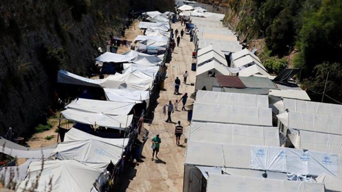 Politico: Αντιδράσεις από πρόσφυγες και οργανώσεις για την επαναφορά της Συνθήκης του Δουβλίνου