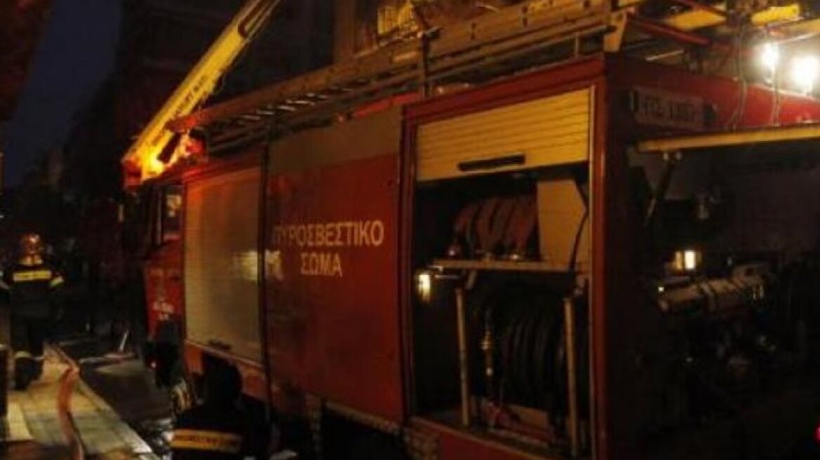 Ηράκλειο: Στο «πόδι» η πυροσβεστική για πυρκαγιά σε αυτοκίνητο