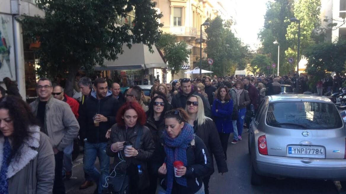 «Μπουρλότο - μπουρλότο σε κάθε Τσακαλώτο», φωνάζουν οι εργαζόμενοι του καζίνο της Πάρνηθας 