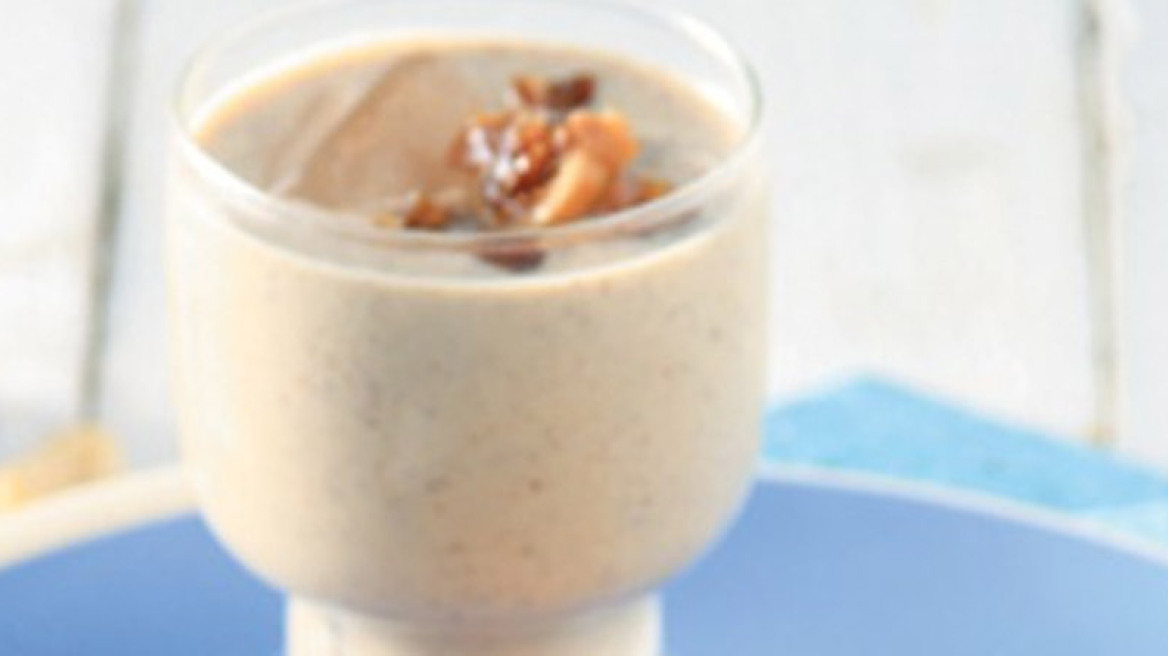 Κρύο ρόφημα με ξηρούς καρπούς και αποξηραμένα φρούτα