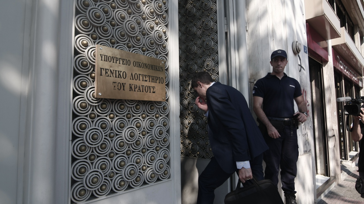 Προληπτικός «κόφτης» 10% στις δαπάνες του κράτους