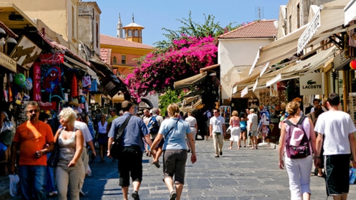 9 out of 10 tourists like Greece, GTO survey shows
