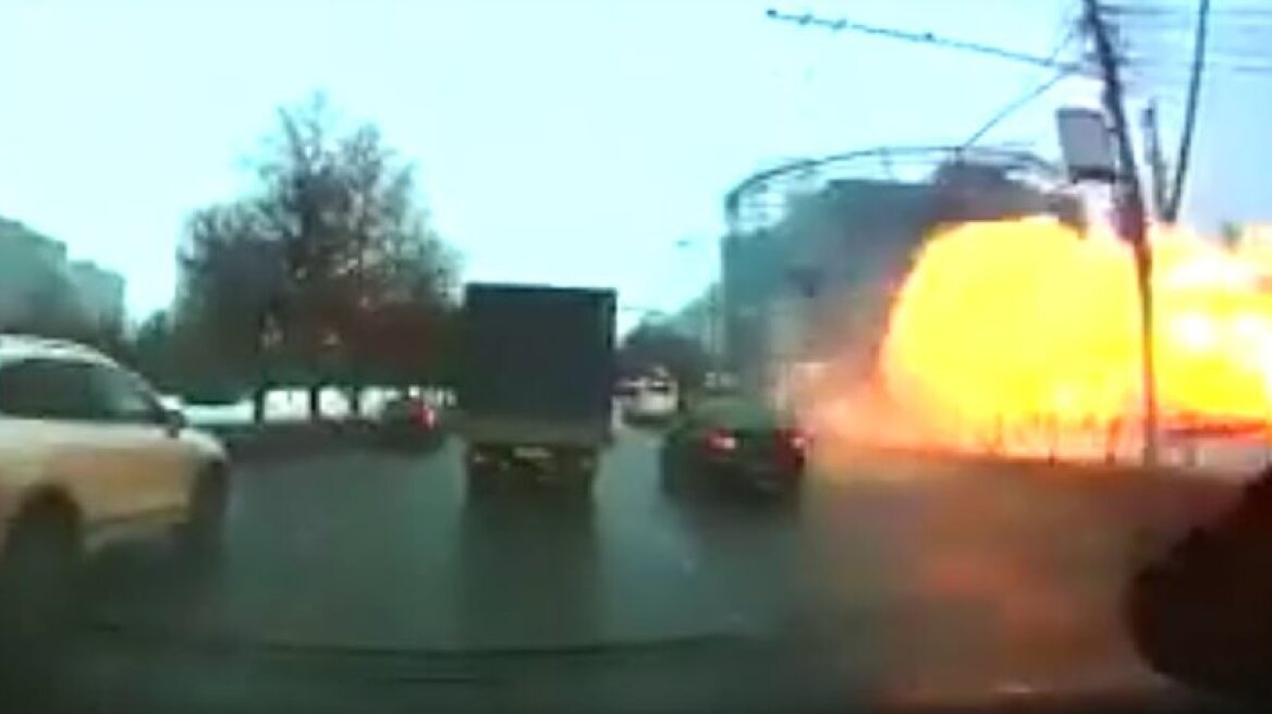 The moment of the explosion in Moscow’s metro station! (VIDEOS)