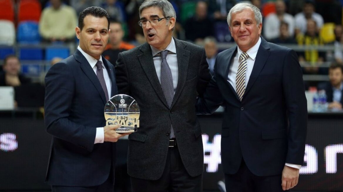 Ο δάσκαλος Ομπράντοβιτς βράβευσε τον μαθητή Ιτούδη