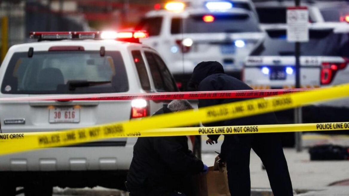 Τραγικό παιχνίδι της μοίρας! Αγοράκι, δύο ετών, αυτοπυροβολήθηκε με το όπλο του πατέρα του