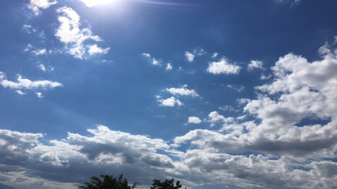 Ανεβαίνει η θερμοκρασία τη Δευτέρα