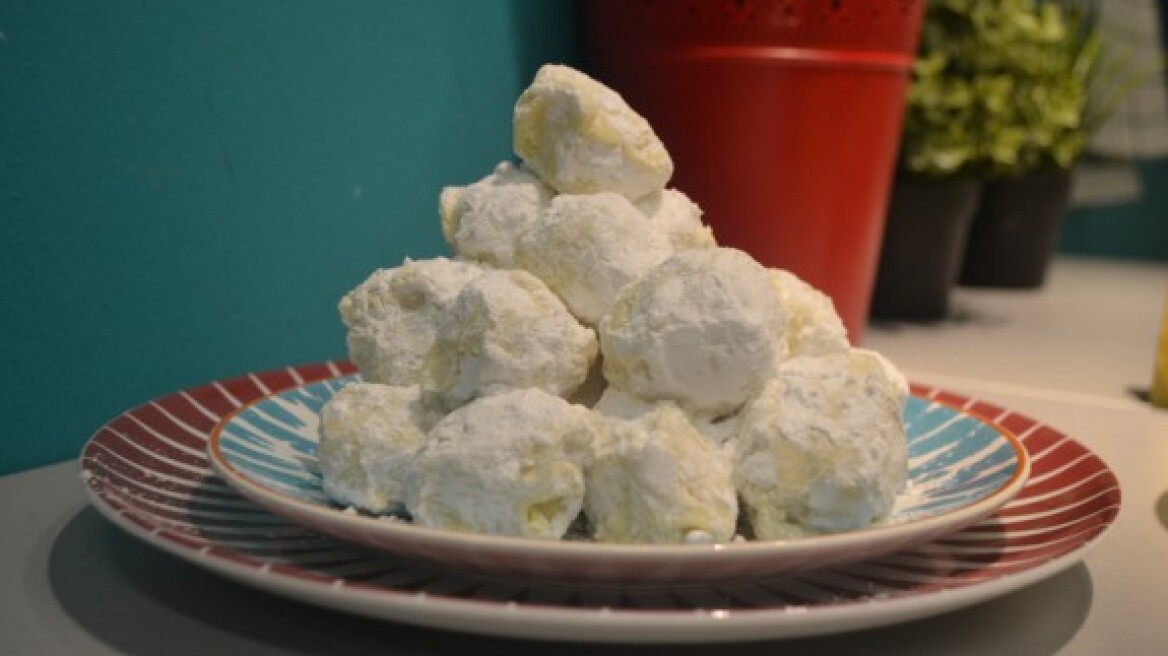 Χριστουγεννιάτικα τρουφάκια σοκολάτας με άρωμα σαμπάνιας 