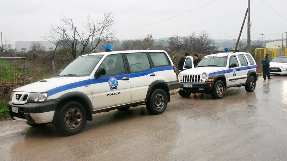 Θεσσαλονίκη: Εντοπίστηκε κλεμμένο φορτηγάκι με 24 αλλοδαπούς επιβάτες