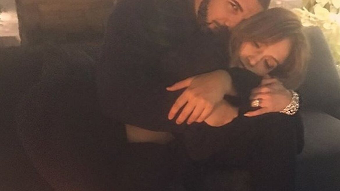 Jennifer Lopez, Rihanna & Drake a Christmas…triangle!