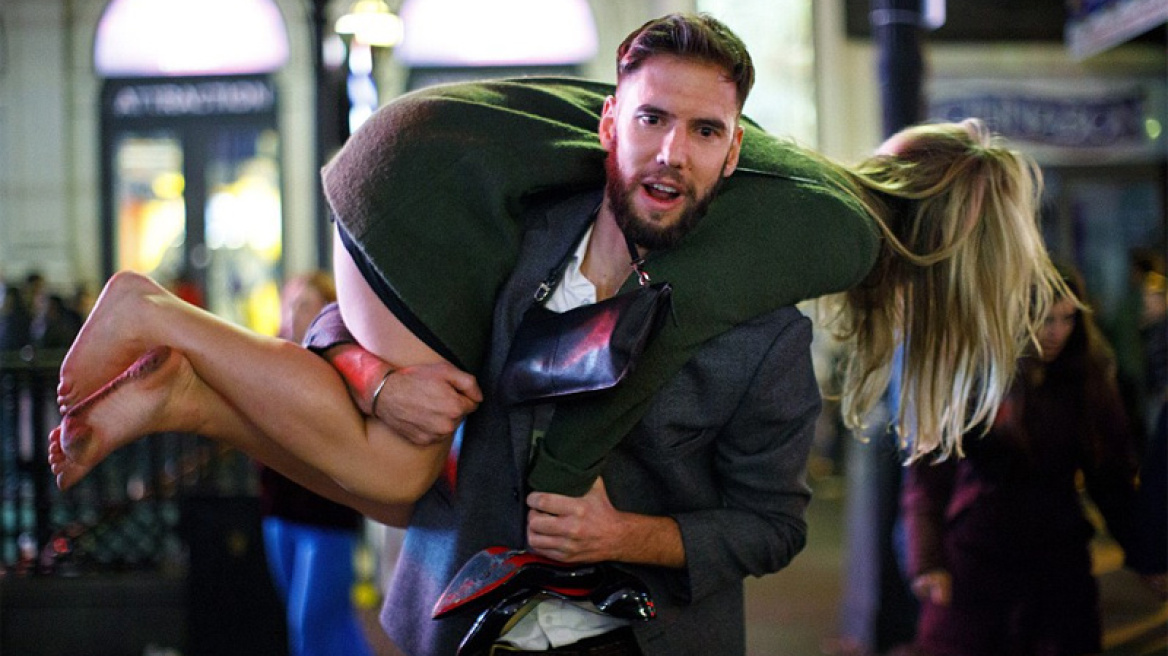 Σουρεαλιστικές εικόνες από την Πρωτοχρονιά του 2017 στη Βρετανία