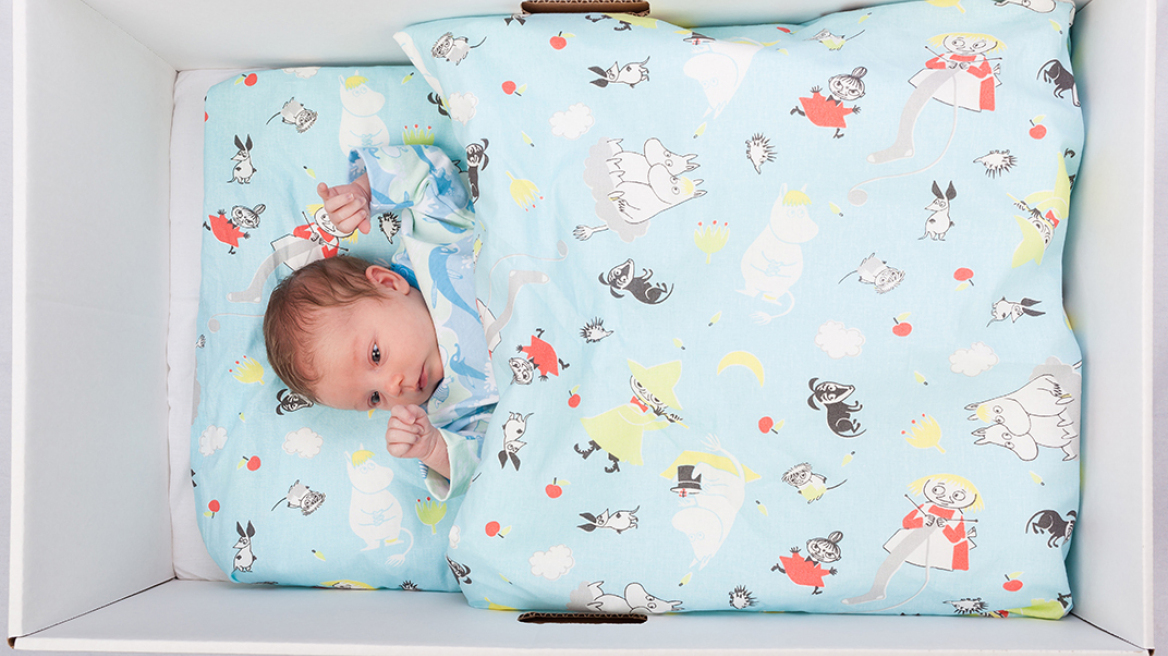 Σκωτία: Η πρωθυπουργός θα δώσει σήμερα τα πρώτα κουτιά ως «προίκα» στα νεογέννητα