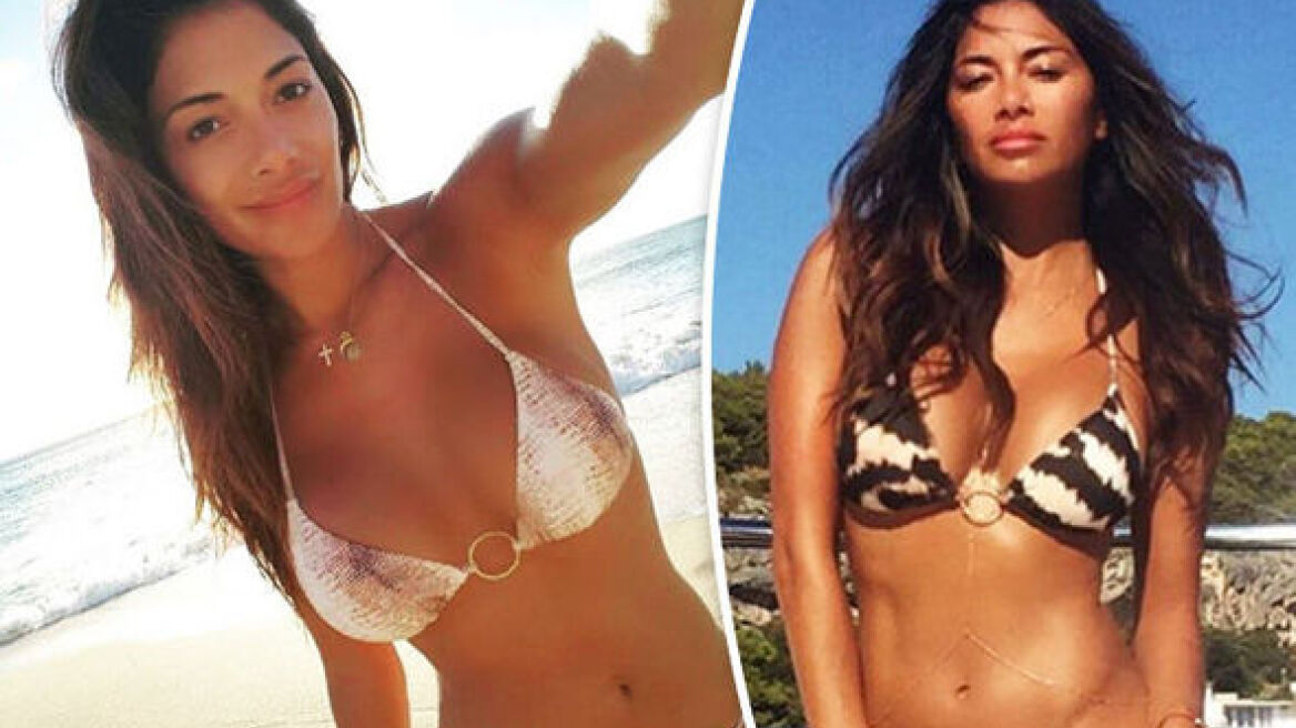 Η Nicole Scherzinger υποδέχθηκε με «καυτό» μπικίνι το 2017
