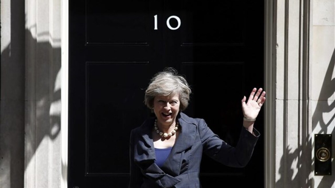 Τερέζα Μέι: Ενωτικό μήνυμα για το 2017 μετά το διχασμό του Brexit