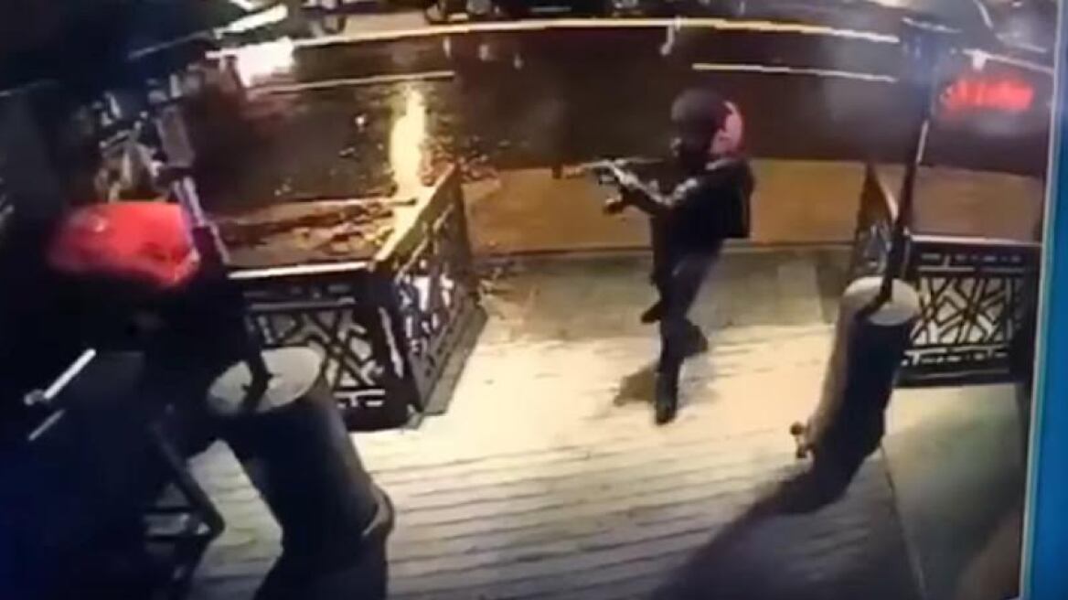 Νέο φρικιαστικό βίντεο από Κωνσταντινούπολη: Ο μακελάρης εισβάλλει στο Reina 