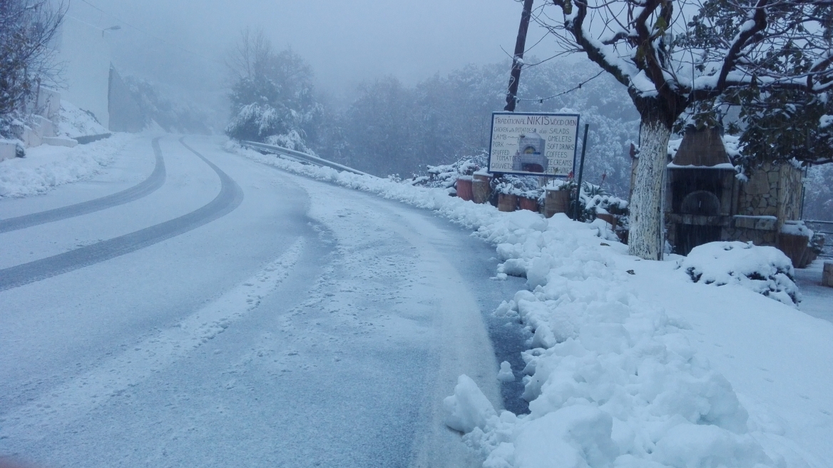 Κρήτη: Λιώνουν τα χιόνια - Ανοίγουν οι δρόμοι