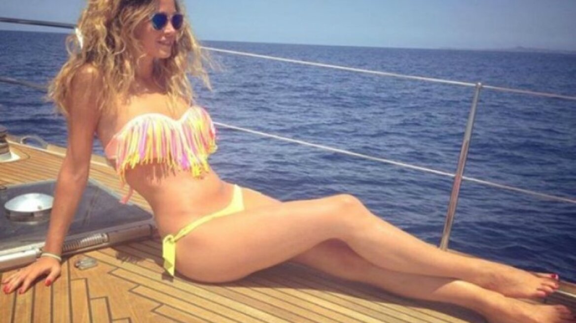 Italian sports journalist too beautiful to miss! (PHOTOS)