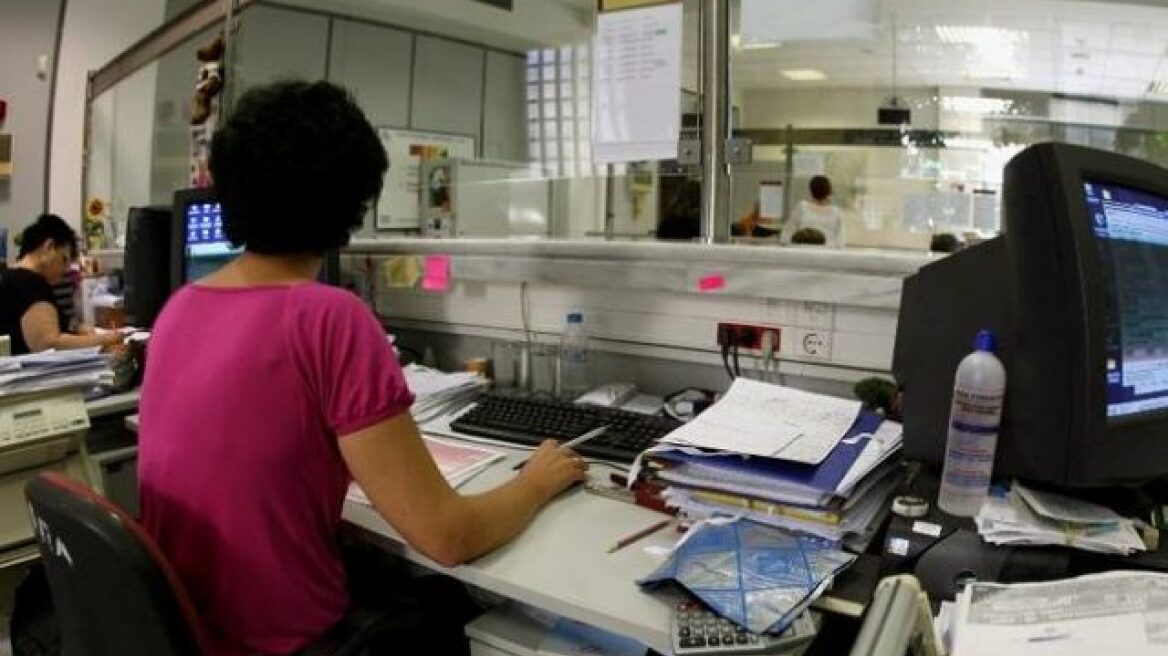 Eurostat: Στην Ελλάδα το 2016 αυξήθηκε το ωριαίο κόστος εργασίας και ο αριθμός εργαζομένων στο Δημόσιο