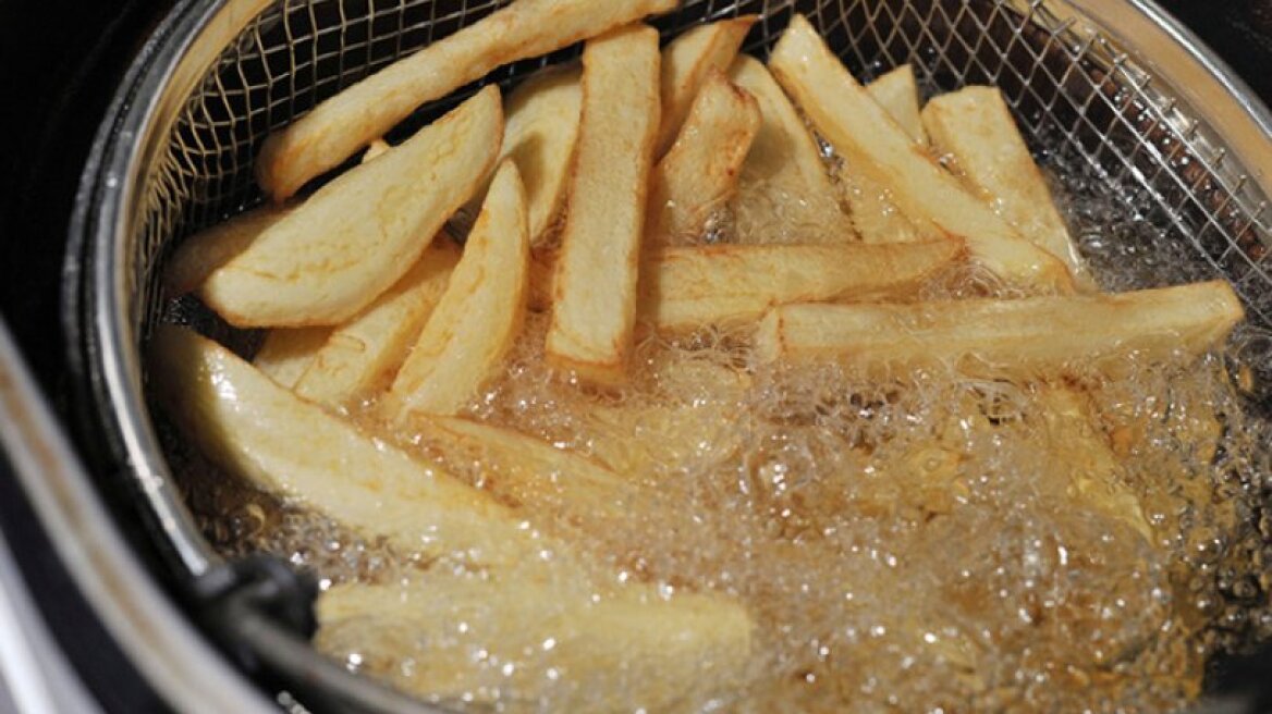 Μαχαίρωσε τον φίλο της επειδή της έφαγε τις… τηγανιτές πατάτες!