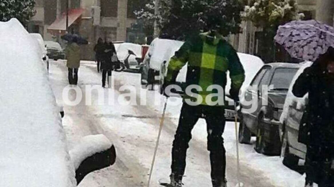 Φόρεσε τα πέδιλα και βγήκε για σκι στο… κέντρο της Λάρισας!