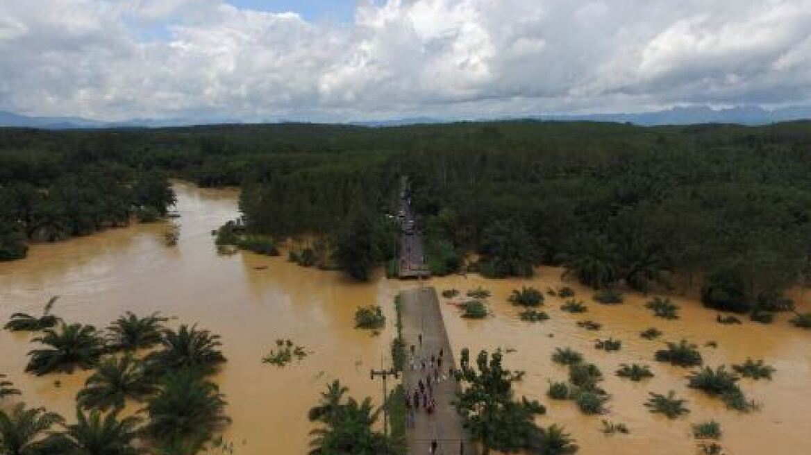 Χάος στην Ταϊλάνδη: Οι πλημμύρες προκάλεσαν μποτιλιάρισμα 200 χιλιομέτρων!