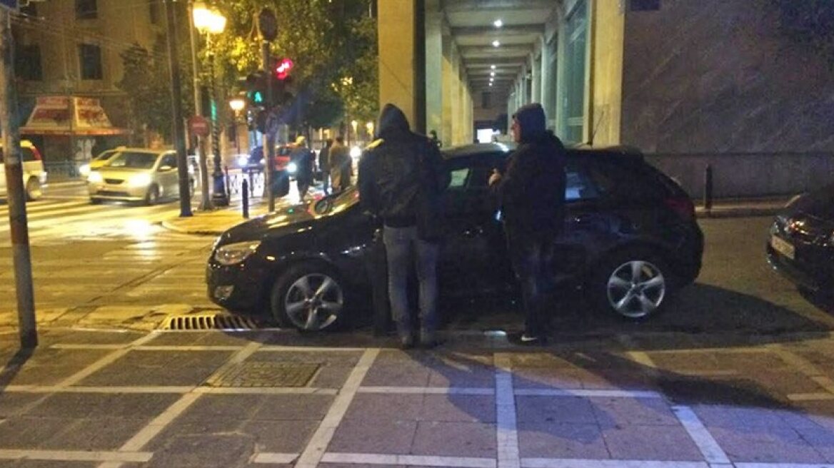 Bomb disposal unit called for suspect car in downtown Athens (photos)