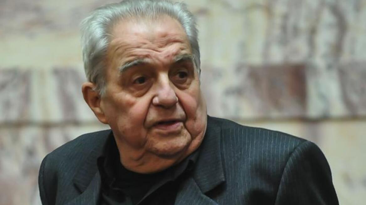 Φλαμπουράρης για παγωμένους πρόσφυγες: Προβλήματα υπήρχαν μόνο (!) σε 4-5 σκηνές 