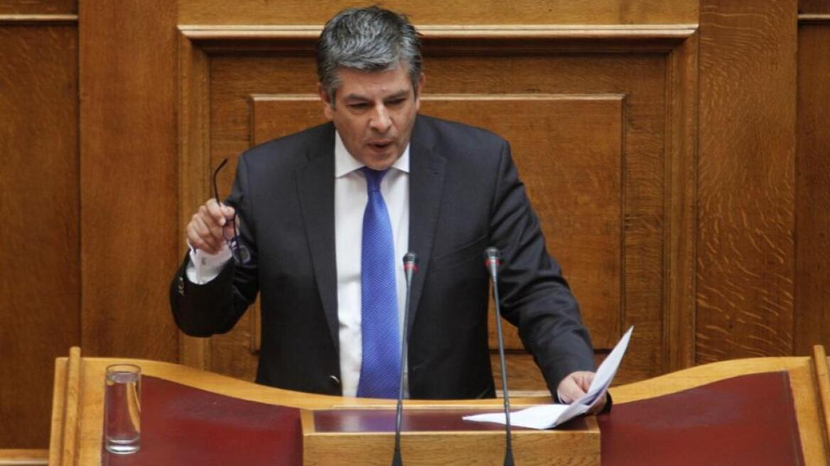 Προσλήψεις χωρίς σχέδιο στο προσφυγικό, καταγγέλλει η Δημοκρατική Συμπαράταξη