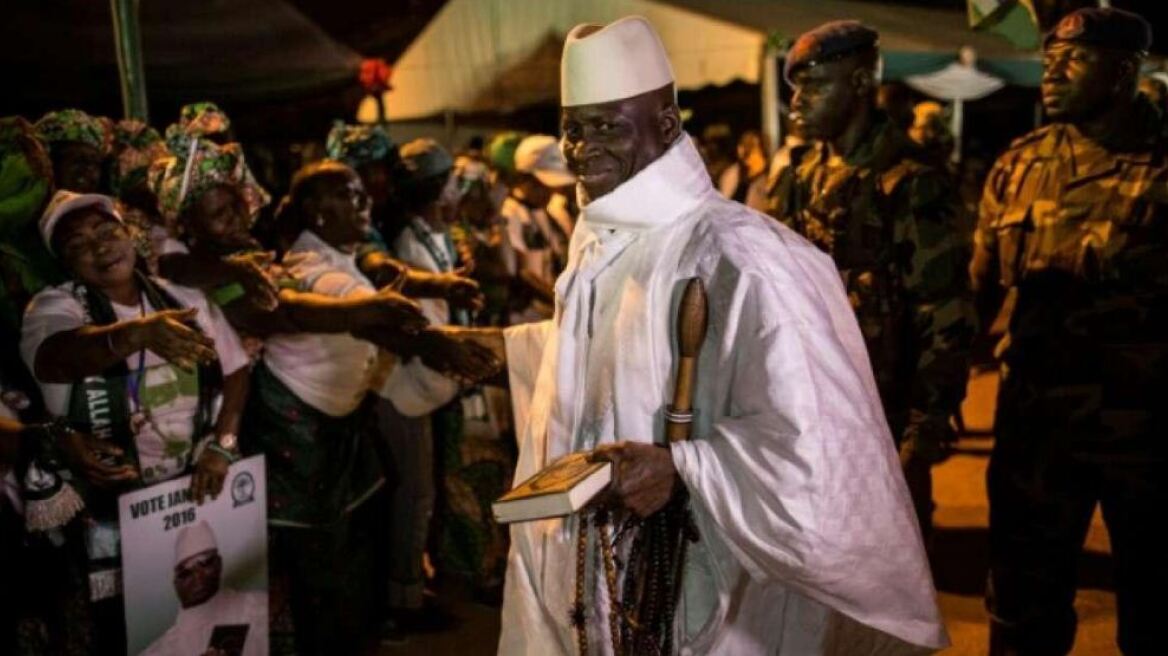 Η Σενεγάλη απειλεί με εισβολή στην Γκάμπια αν δεν «πέσει» ο πρόεδρος Τζάμε