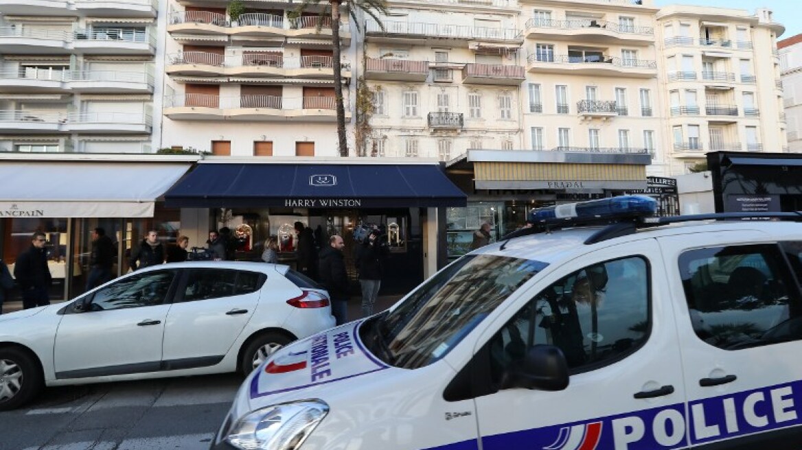 Ένοπλη ληστεία με λεία διαμάντια αξίας... 15 εκατ. ευρώ σε κοσμηματοπωλείο στις Κάννες