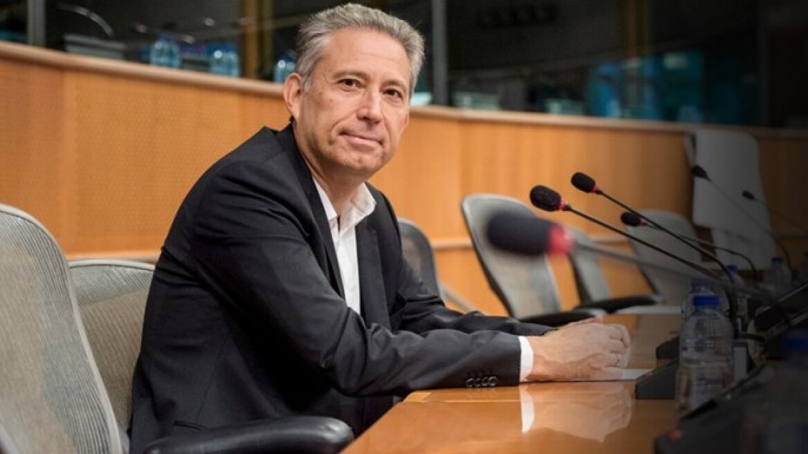 Εθνική γραμμή στις διαπραγματεύσεις προτείνει ο Χρυσόγονος